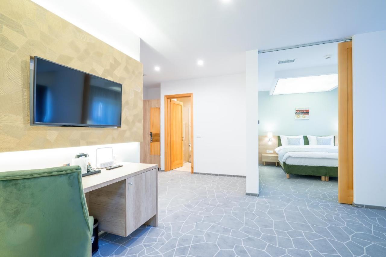 Hotel Console ซโลโบเซีย ภายนอก รูปภาพ